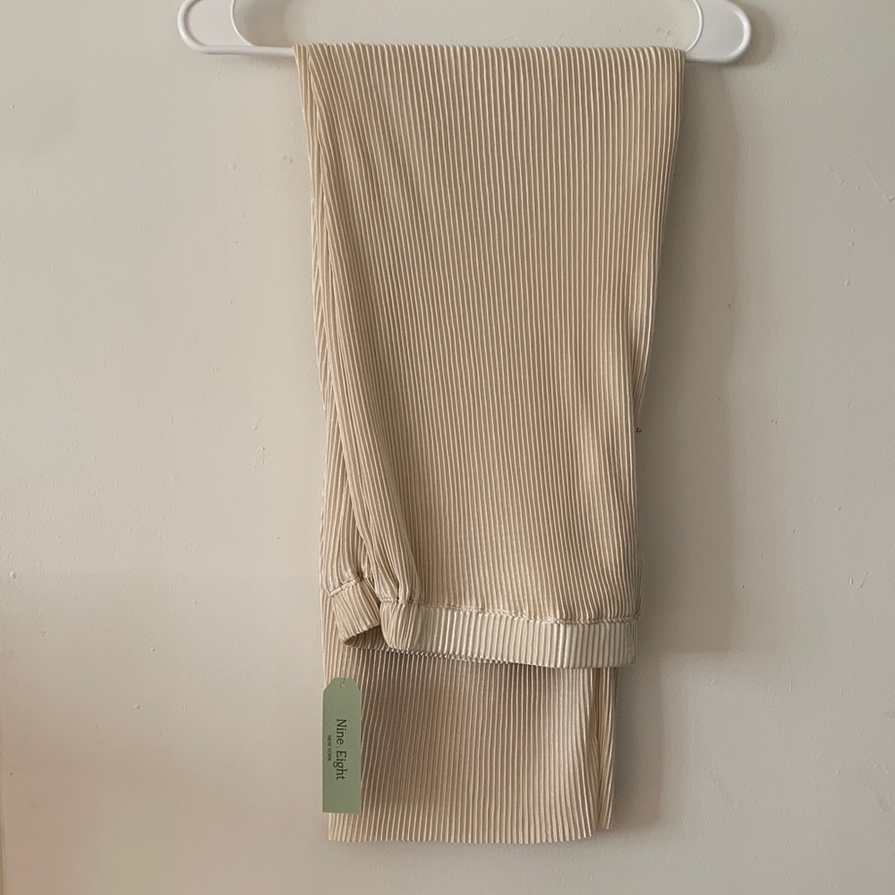Ivory Pleated Shirt and Pants set - Picture 4 of 4
